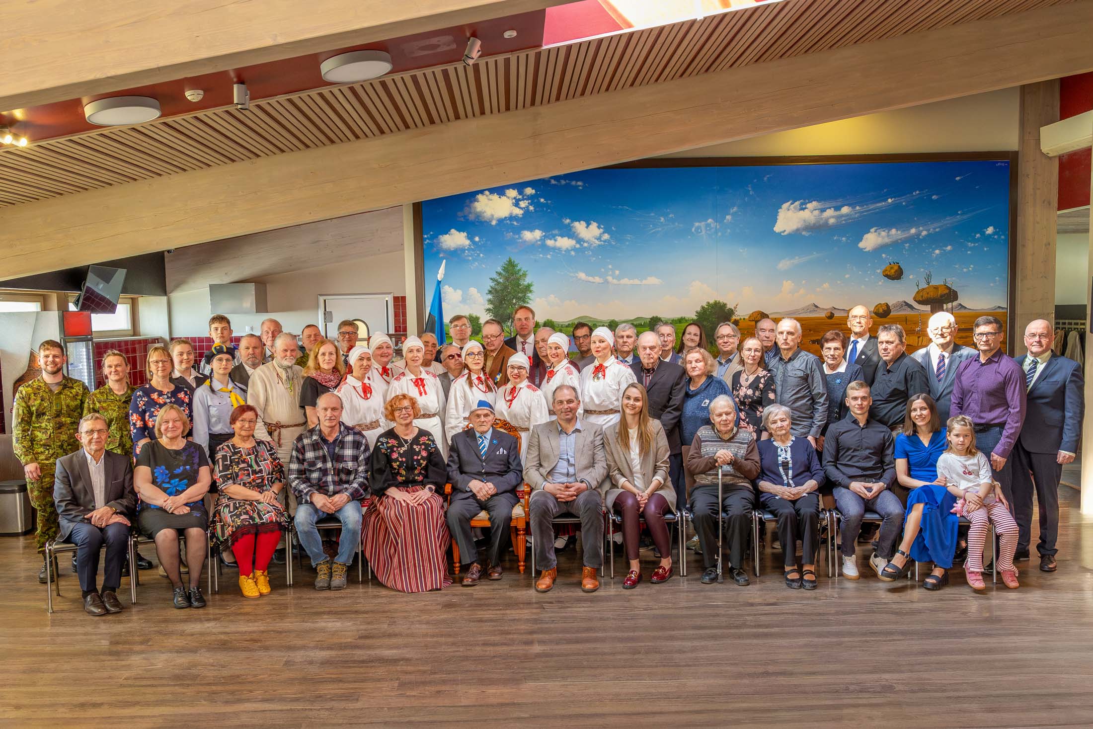 Olev Kasaku sajanda sünnipäeva tähistamisele kogunes 18. aprillil Jaagumäe Toidukeskusesse umbes 70 inimest. FOTO: Aigar Nagel